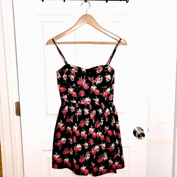 Wet Seal Dresses & Skirts - Flirty Retro Black Bustier Mini Dress Red Flowers